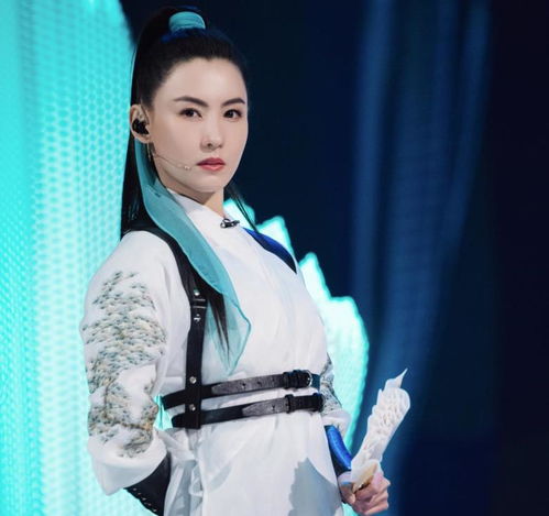 有种基因叫张柏芝大儿子,14岁正面照帅到不敢认,神似蔡徐坤