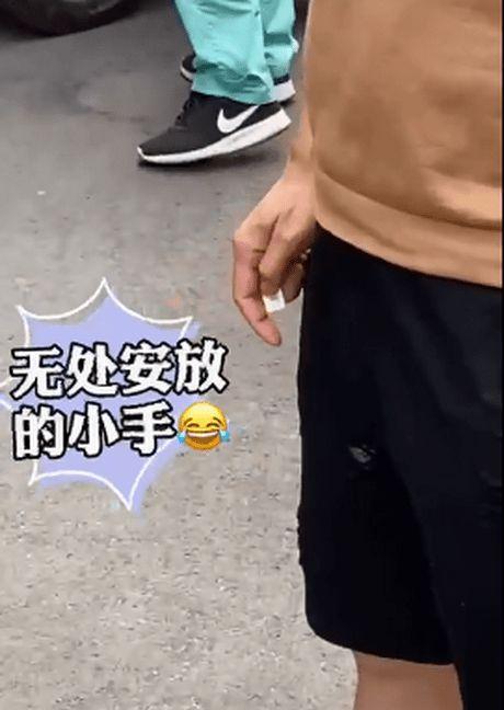 下大雨搞笑表情包伤心