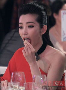 陈赫邓超李晨深夜吃龙虾明星吃相谁最恐怖
