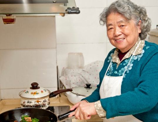 65岁老人坦言这样的再婚生活,做保姆也心甘情愿
