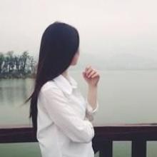 70后沉稳微信头像女人轻快