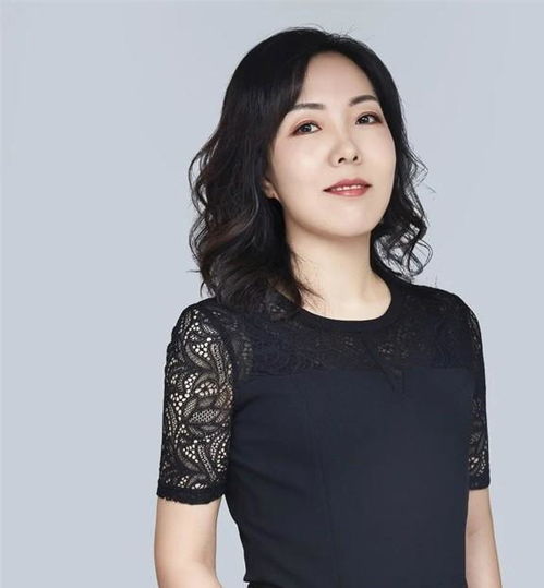 五六十岁女人烫头发,记住3烫3不烫,洋气减龄又显脸小,好看