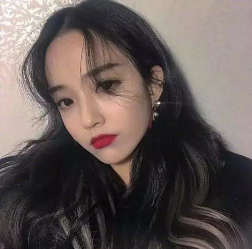 时间是个无赖总喜欢毁掉期待