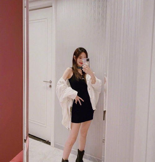 贾乃亮与白富美展开新恋情,李小璐不服输晒近照,这腰精