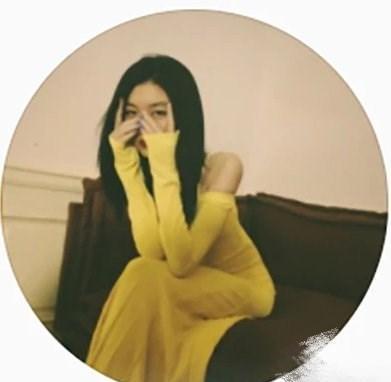 14岁李嫣晒自拍美照身材性感酷似王菲,秀过膝大长腿被指不合适