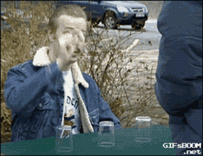 搞笑gif图片我的可爱小魔女这是准备去哪里呀