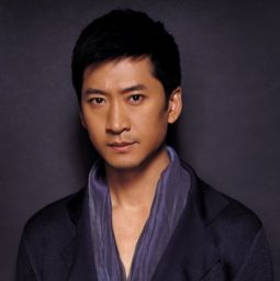 对于表情包恶搞事件,周杰深夜发现后,进行了激烈回应