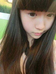 谁有1617岁女生的自拍照,同一个人真实一点的,25张左右就行,不要网图,发给我邮箱2716522034qq.com