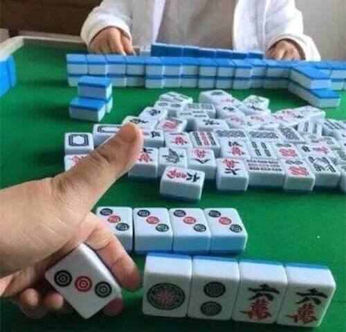 打麻将图片搞笑表情包麻将