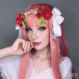 俄罗斯性感美女cos国家队神还原肤白貌美身材好