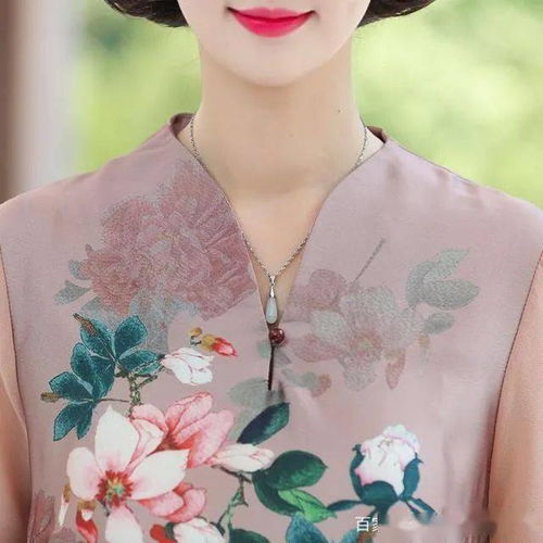 今年夏天流行这小衫,高雅女人味十足