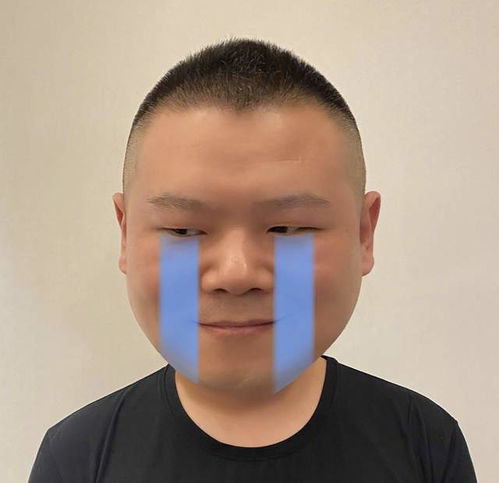 岳云鹏模仿新表情包,还原裂开图案,却被网友搞笑修复