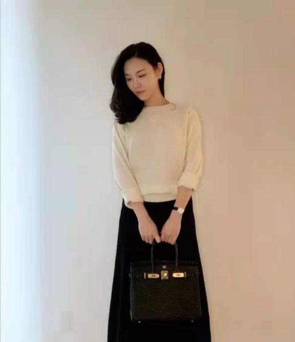 40岁女人穿什么颜色的衣服好看