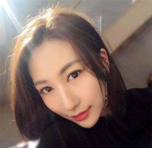 陈羽凡曾带元宝与何时珍深夜唱k多人合照显露关系亲密