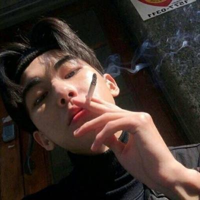 帅气超酷的男生微信头像吸引迷妹