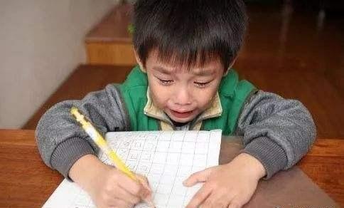 爆笑gif图大妈这动作,这表情简直无敌了
