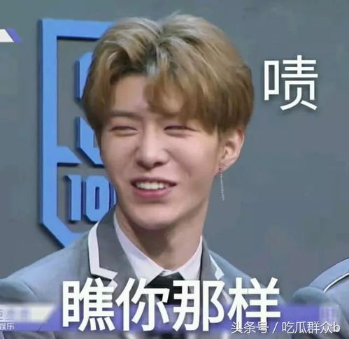 为逼男友下跪道歉,姑娘竟在地铁内当众做这事威胁跪不跪视频