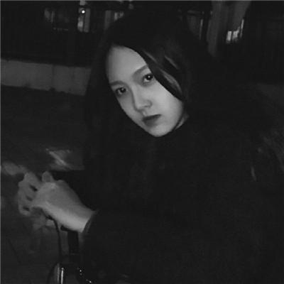 黑白头像女可爱真人