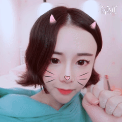 轩墨宝宝万圣节表情包嘟嘴吐舌头,样样俏皮