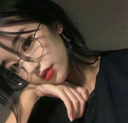 选对发型,即使带上眼镜也是万人迷