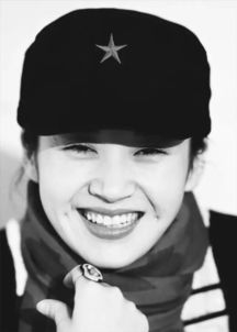 看看这些明星美女素颜照,63岁的她依然是最美的女儿国国王