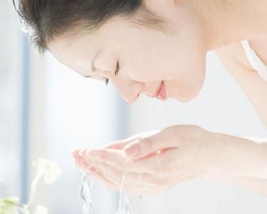 60岁女人用什么微信头像最好皱纹
