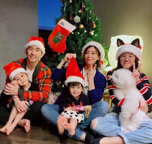 女儿控修杰楷晒九宫格照告别2019年,9张照片8张有咘咘和bo妞