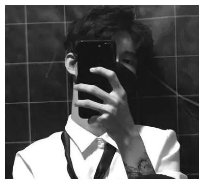 黑白卡通头像男生冷酷霸气