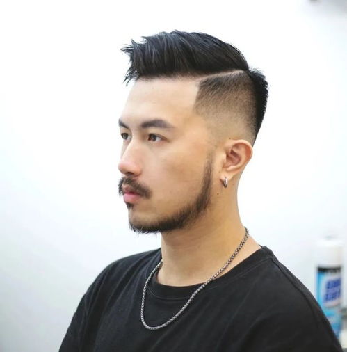 40岁男人别剪幼稚发型,这3款造型硬朗帅气,尽显熟男魅力