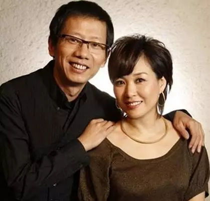 头像中年35岁再婚