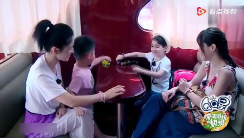 小鱼儿模仿托马斯,搞怪表情包上线,真是个戏精boy