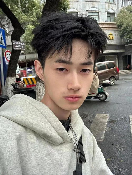 适合1825岁男生剪的发型,试试这三款,年轻时尚更显帅气