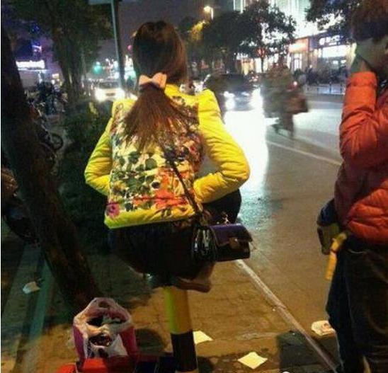 搞笑gif女友第一次煮鸡蛋,说我不吃完对她就不是真爱