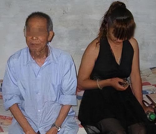 60岁大爷爱上卖淫女,二人同居后女子哀求能不能让我休息几天