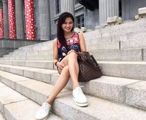 50岁阿姨身材火辣颜值完爆少女与儿子合照似情侣,这下老公尴尬了......