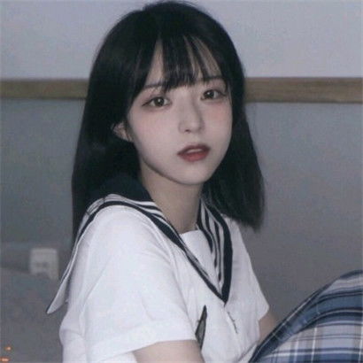 qq女生头像短发清新,笑得没心没肺的女人