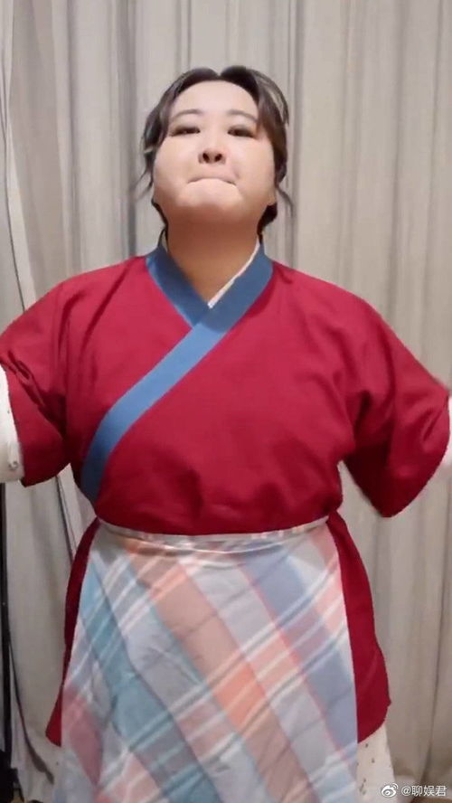 范丞丞和贾玲的光剑变装也太好笑了吧哈哈哈哈