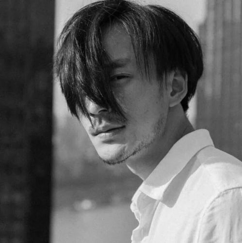 见过真心喜欢是什么样子,所以遮遮掩掩的喜欢真的不算数
