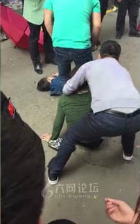 男孩模仿动画从10楼高处撑伞跳下