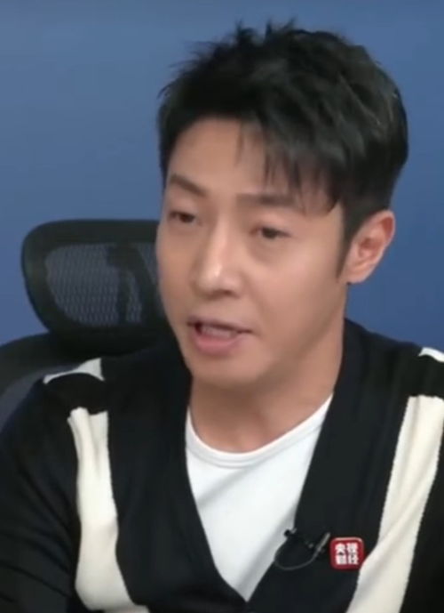 撒贝宁催婚李佳琦金婧,还模仿康辉表情超逗,全程像说相声超搞笑