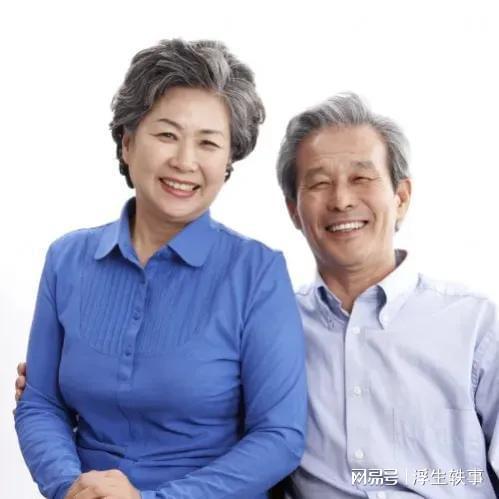 为什么奉劝老人不要再婚65岁老人哭诉再婚后有苦说不出,后悔