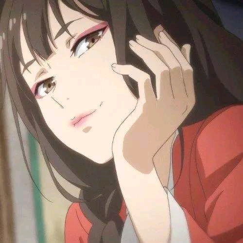 动漫中涂红色眼影的女性角色