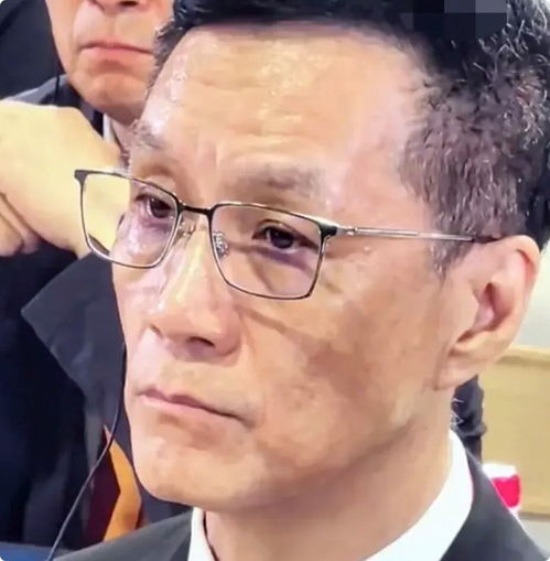 张颂文的气质,于和伟的衣品,陆毅的脸,这些中年男星越老越帅
