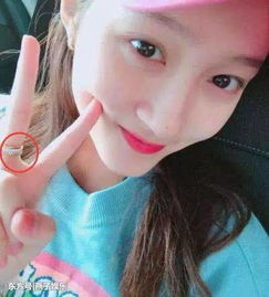 鹿晗关晓彤疑分手平时舍不得取下的情侣同款都摘了