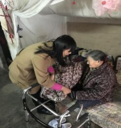 万江街道共联社区开展慰问困难户走访活动