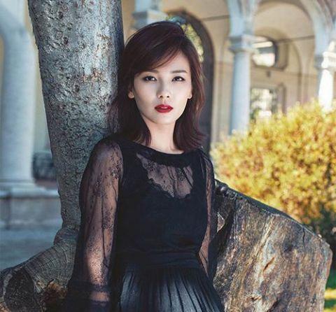 四五十岁的女人别乱剪头发,这3款冻龄的发型,剪完人人都夸年轻