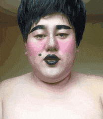 搞笑gif旁边那个妹子,确实有点羡慕嫉妒恨了