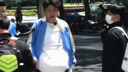 雷佳音俩人这么大肚子这是来搞笑的吗,参加完真人秀,表情怎么还这么严肃