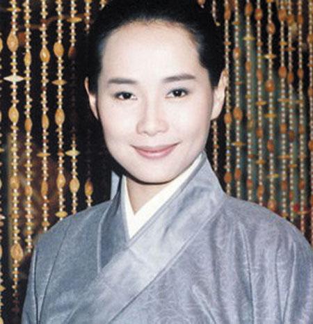 她本是倾国美人,打败林青霞两夺影后,谁知女扮男装演活许仙