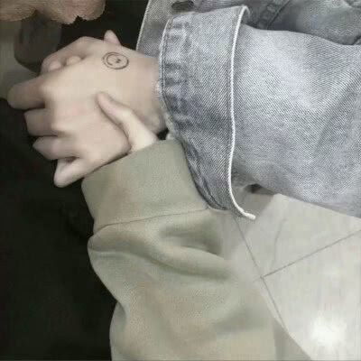 女孩子顶不住的3个小套路,只要敢使用,直男都能追到女神